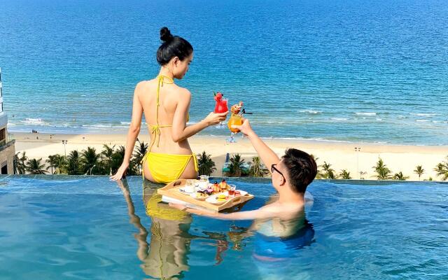 Santa Luxury Hotel