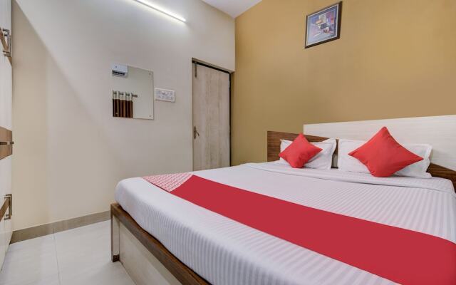 Oyo 19561 Hotel Blue Crystal