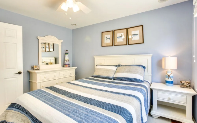 Avalon Vacation Rental w/ Porch & Grill!