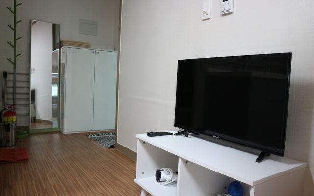 Blue Island Guesthouse - Hostel