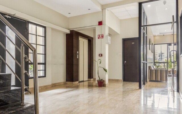 FabHotel Tekarees Inn Hazratganj