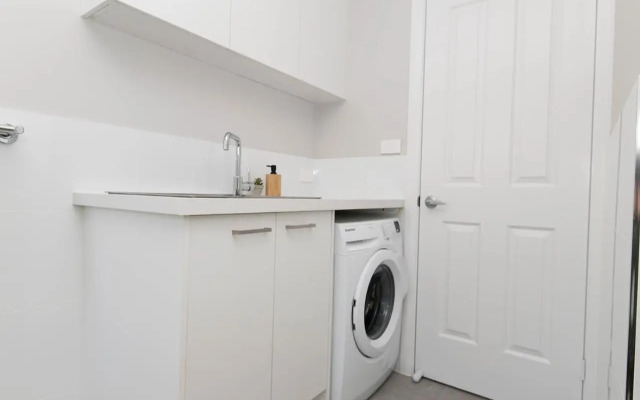 Villa on Matthews, Quite, Modern, Fresh, Free Wifi