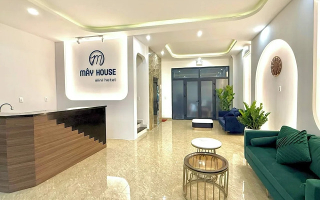 Mây House Grandworld on the beach
