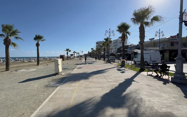 Majestic Beachfront Larnaka Finikoudes