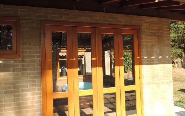 Casa com 7 suites em Correas - Petropolis