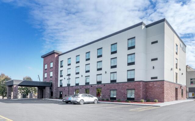 Cobblestone Hotel & Suites - Superior Duluth