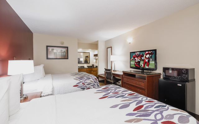 Red Roof Inn & Suites Calhoun