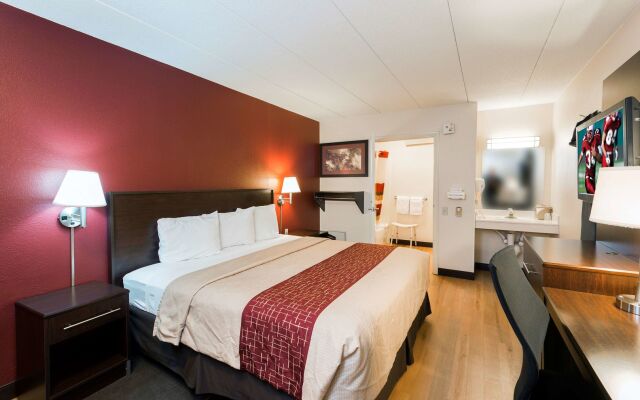 Red Roof Inn PLUS+ St Louis - Forest Park/ Hampton Ave