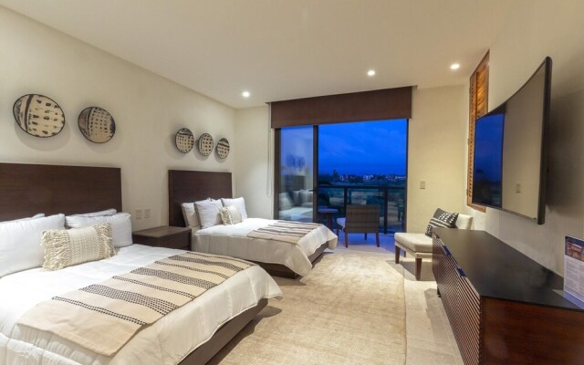 Sunny Vacation Condo 4