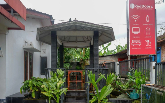 OYO 2718 Backpacker's Homestay Jlegong