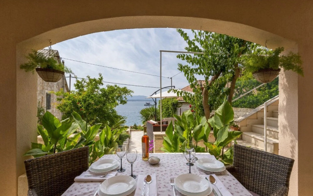 Matea - 20m From the sea - A3