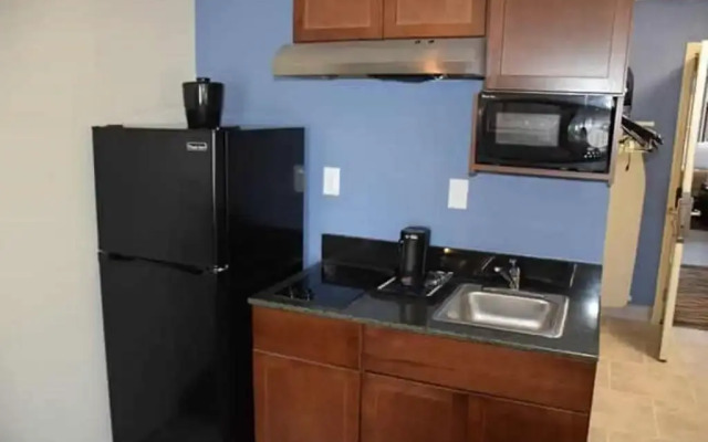 Hawthorn Suites by Wyndham Columbia