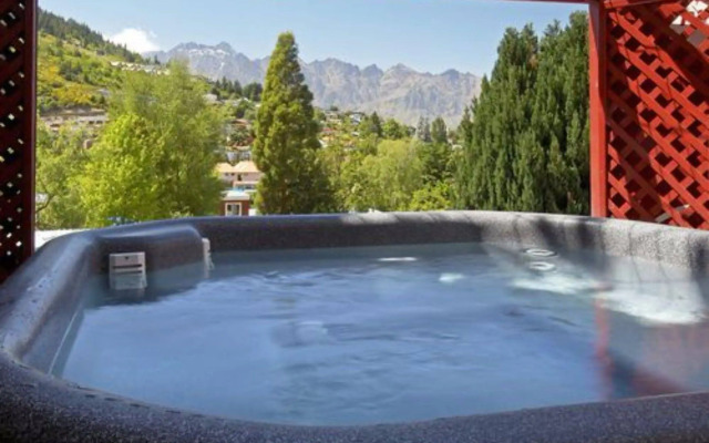 Pinewood Queenstown