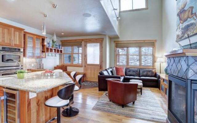 Placer Ridge Lookout Apartment