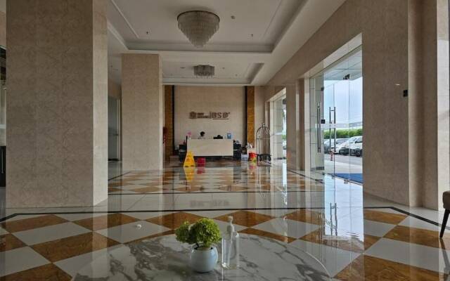 Sky House BSD by Kakarama Room