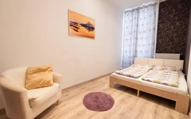 Standard Apartment by Hi5 - West End Center