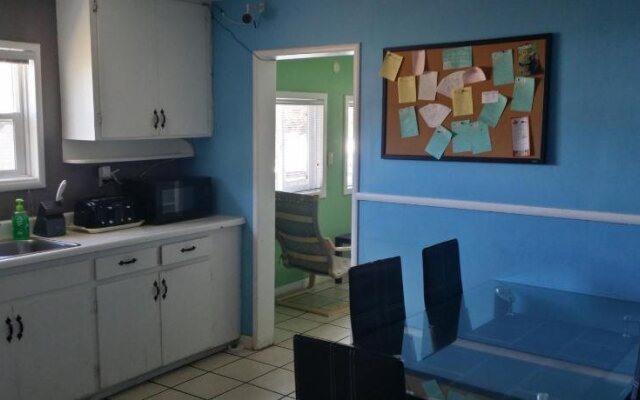 Yosemite International Hostel