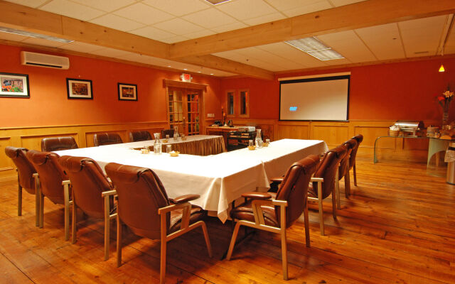 Treasure Mountain Inn