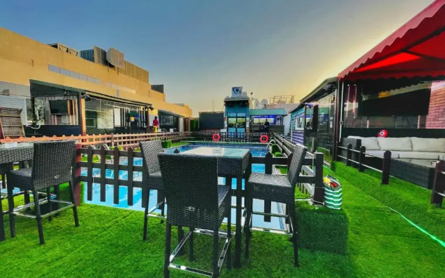Smana Hotel