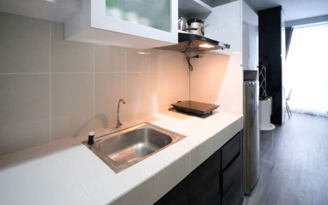 Cozy Living Studio At Bale Hinggil Apartment