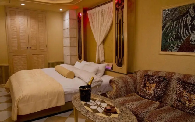 EXECUTIVE HOTEL GRAND GARDEN - Adult only