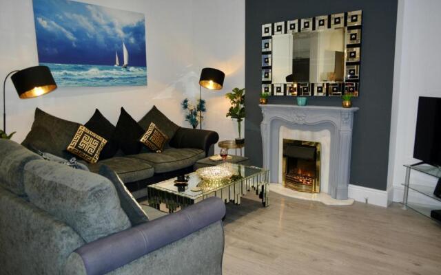 Sandybanks Torquay - Seaview and Promenade Apartments