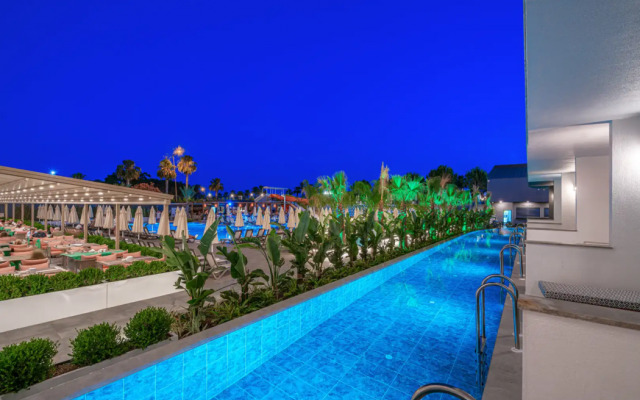 Vox Maris Resort