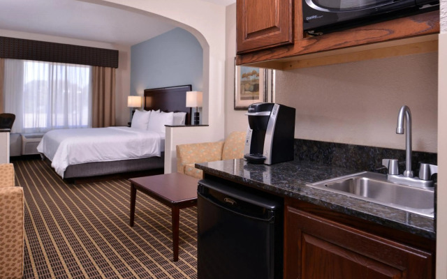 Holiday Inn Express Hotel & Suites Pittsburg by IHG