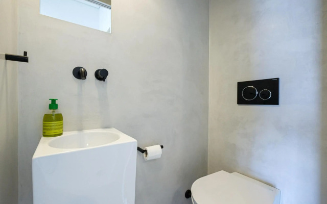 Nomad's 2bdr Riverside Lisbon