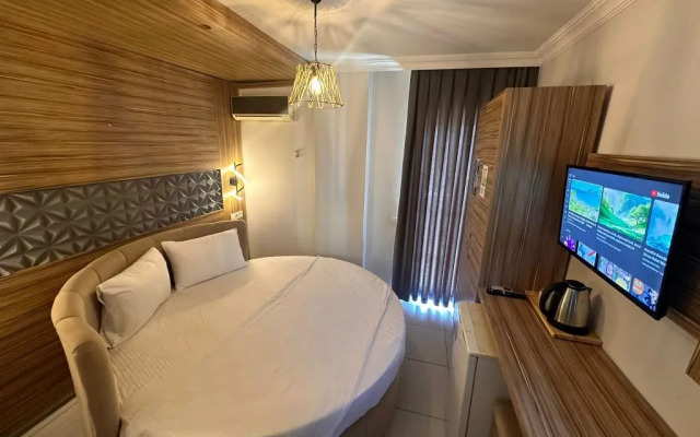 Royal Ezel Hotel