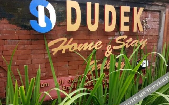 Dudek Homestay