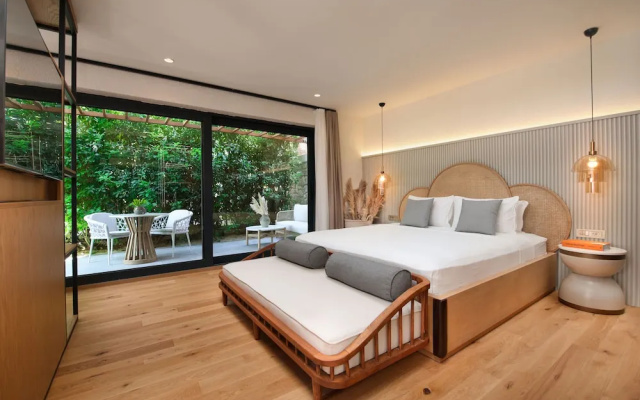 Genesis Hotel