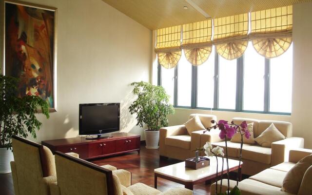 Runyang Huanlong Hotel