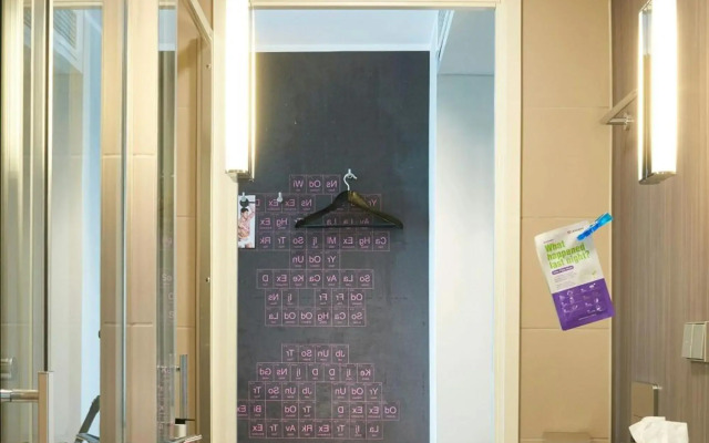 MOXY London Heathrow Airport