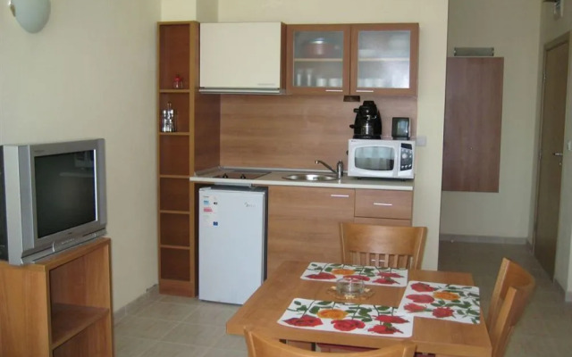 Pollo Resort Mikosta Apartments