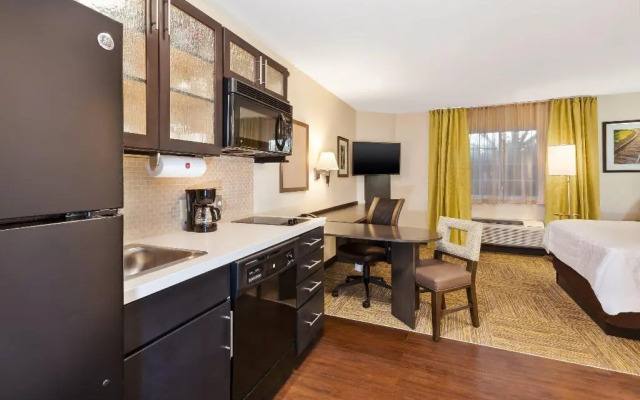 Candlewood Suites Huntersville-Lake Norman
