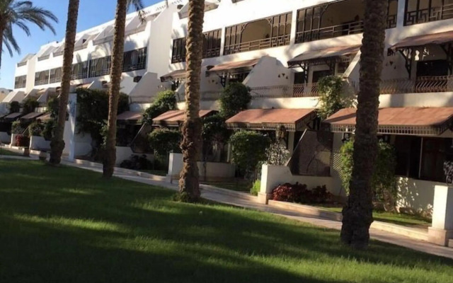 Six Corners Resort