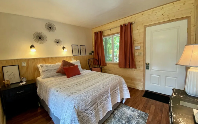 Emerald Valley Inn