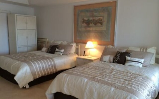 La Peninsula Blvd Condo