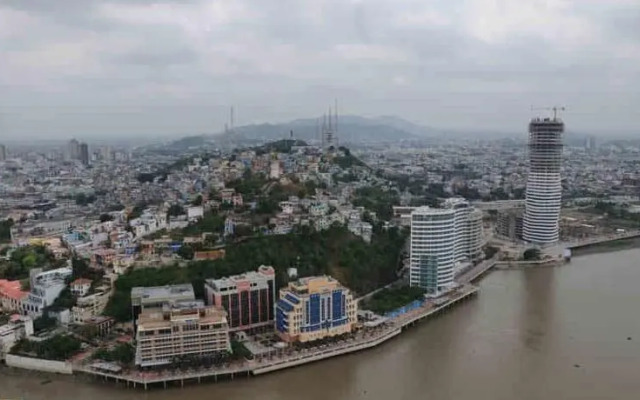 Suite amoblada en Condominio Riverfront II