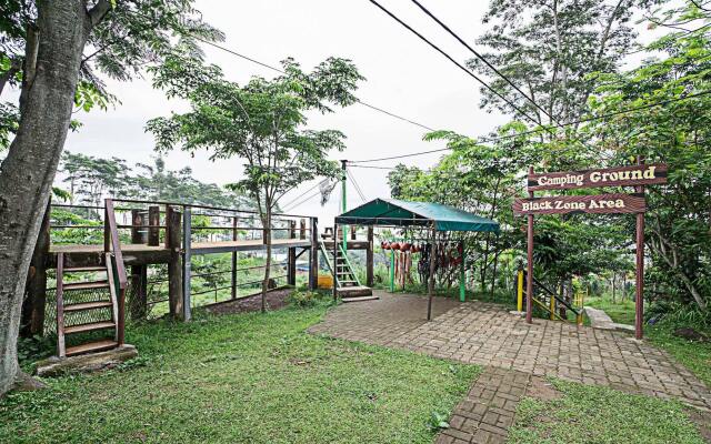 Royal Caravan Hotel Trawas