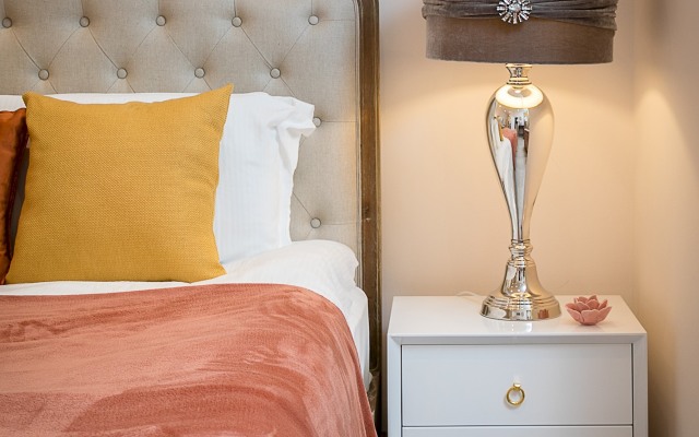 Designer 1-bedroom in Kensington