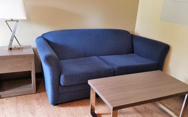 Holiday Motel & RV Resort