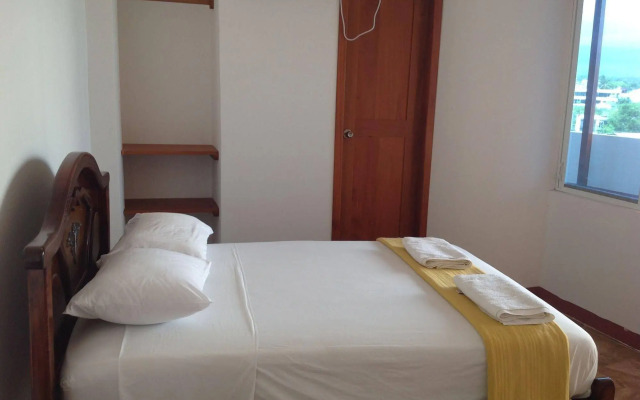 Gloria-Galápagos Inn