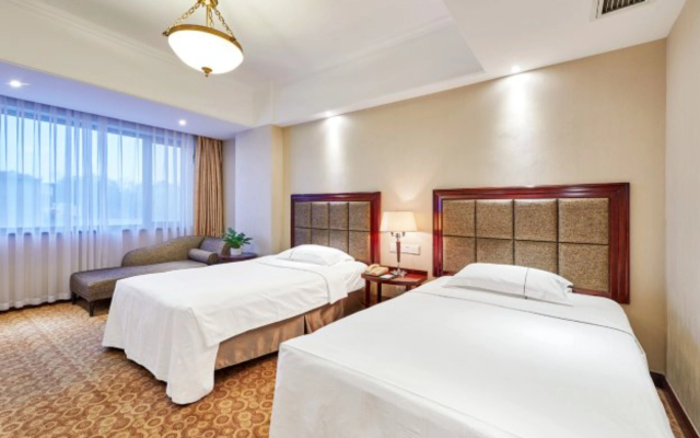 Grand Regency Hotel