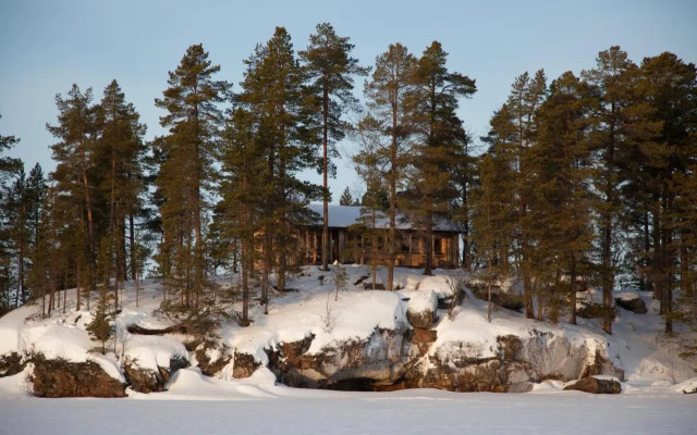 VESI - The White Blue Wilderness Lodge