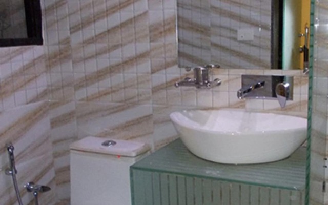 OYO 3181 near Parmarth Niketan