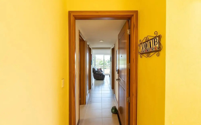 Sleeps 6 Views Beach 1 Block