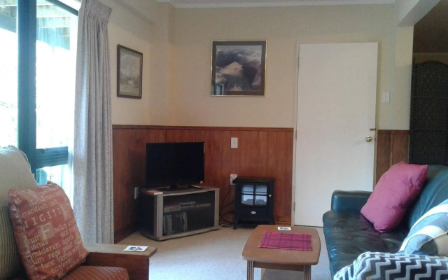 Karamu Valley Lodge