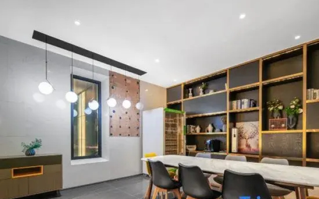 Civil Rights Yiduo Lighting Hotel